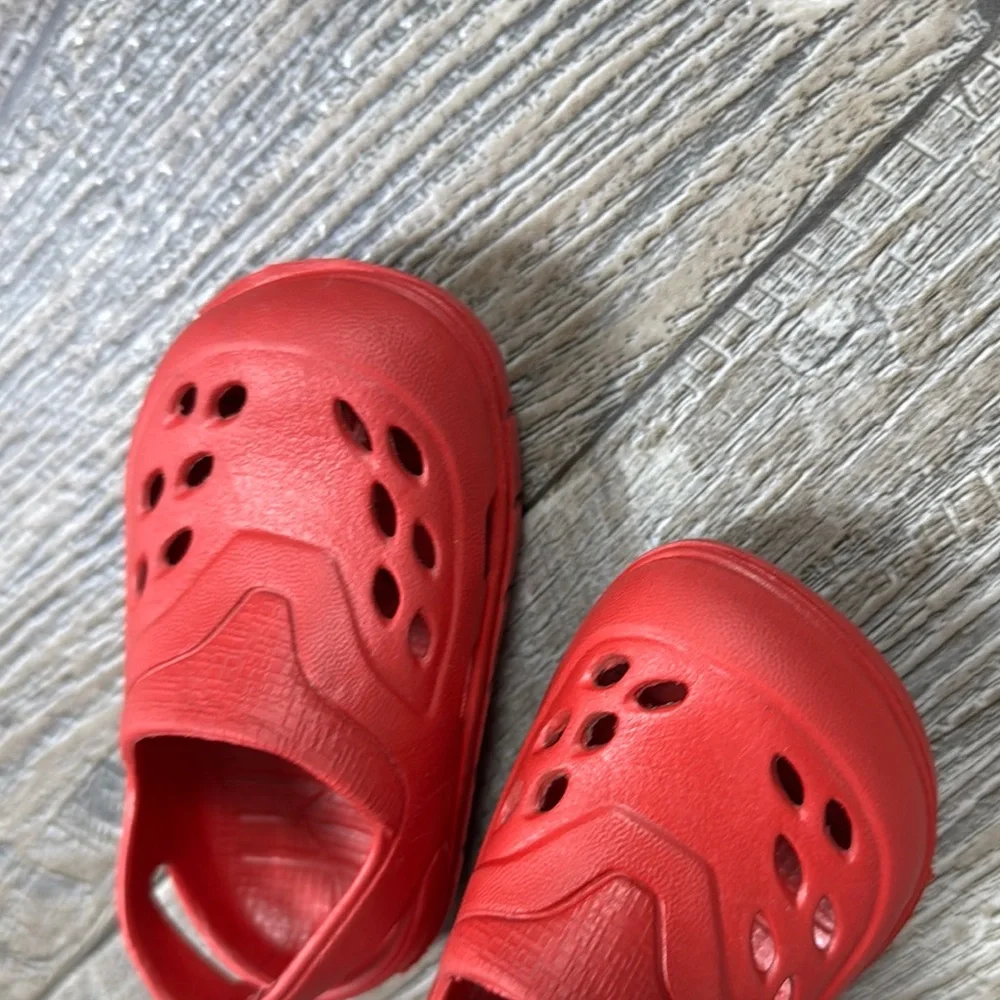 Wonder Nation Baby Boys EVA Clogs, Kids Red Slip-On Shoes 4